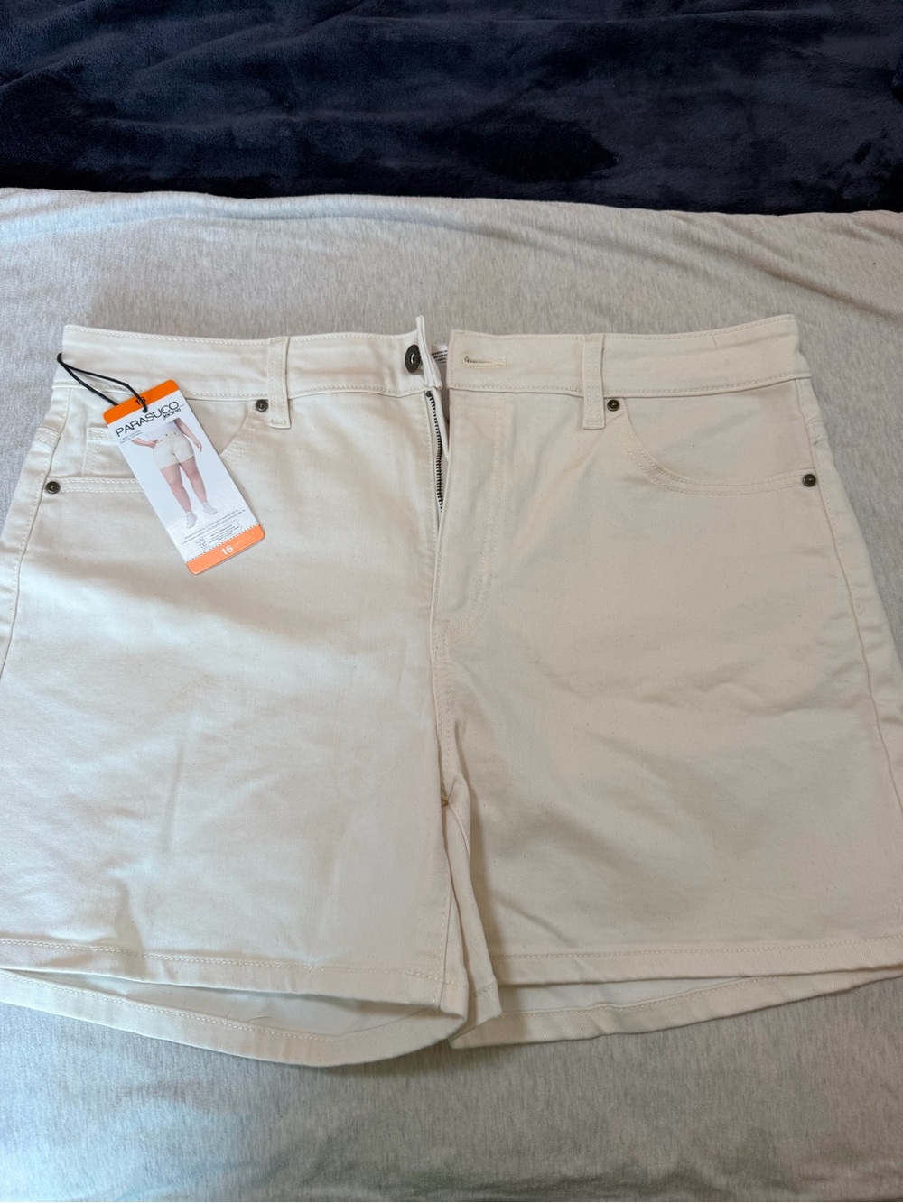 Parasuco Beige Women’s Jean Shorts
